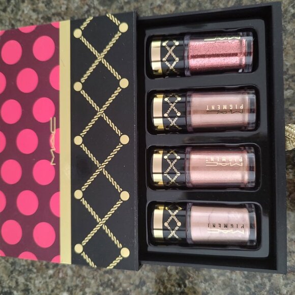 MAC BRONZE PIGMENTS AND GLITTER KIT - Picture 1 of 2